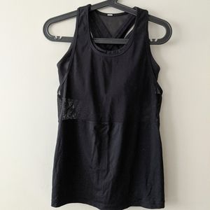 Lululemon top with built-in bra